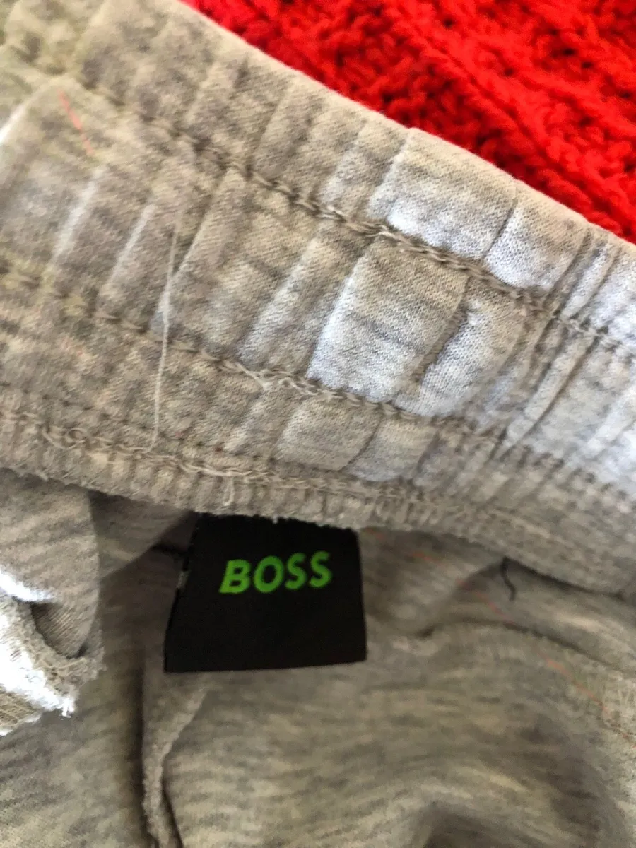 Mens Hugo Boss tracksuit suze S €60 - Image 4