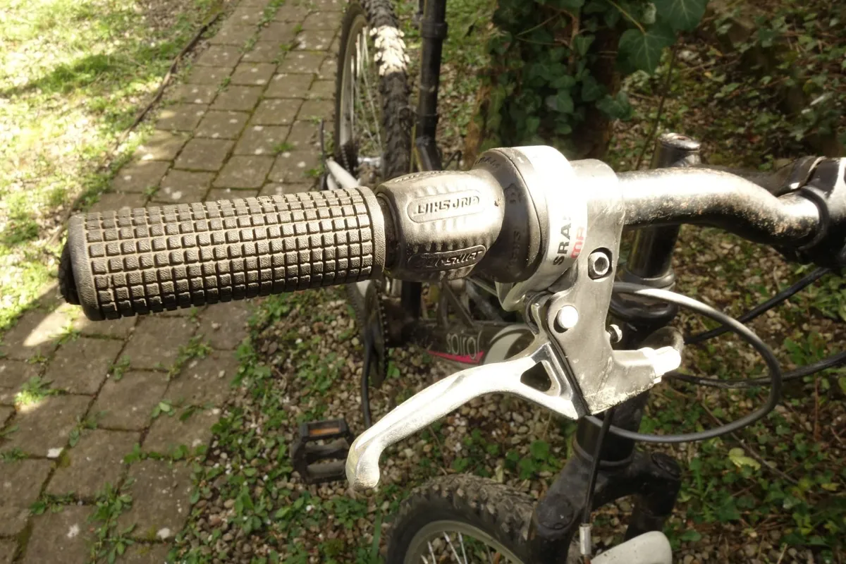 Kids  front and rear suspension downhill bike - Image 2