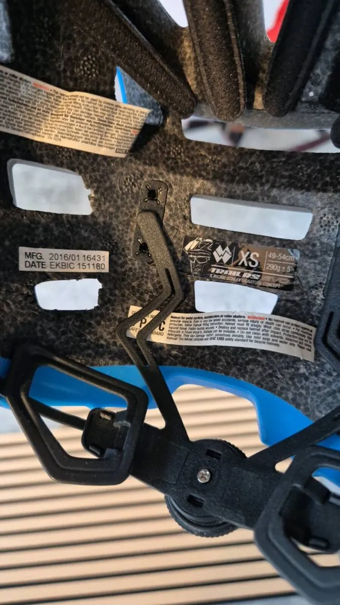 Kids bike helmet - Image 2