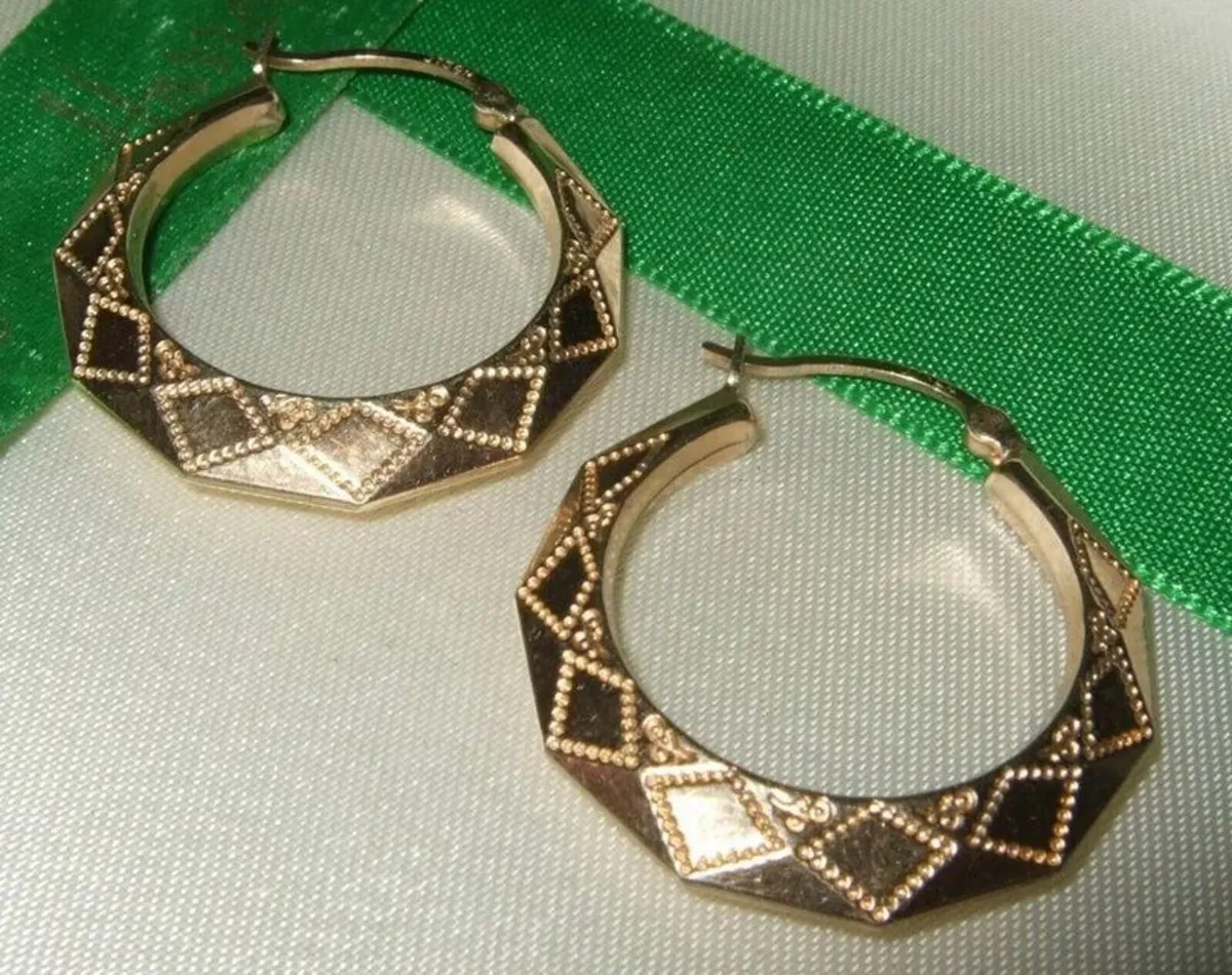 Vintage 9ct Gold Harlequin Hoop Earrings - Image 4