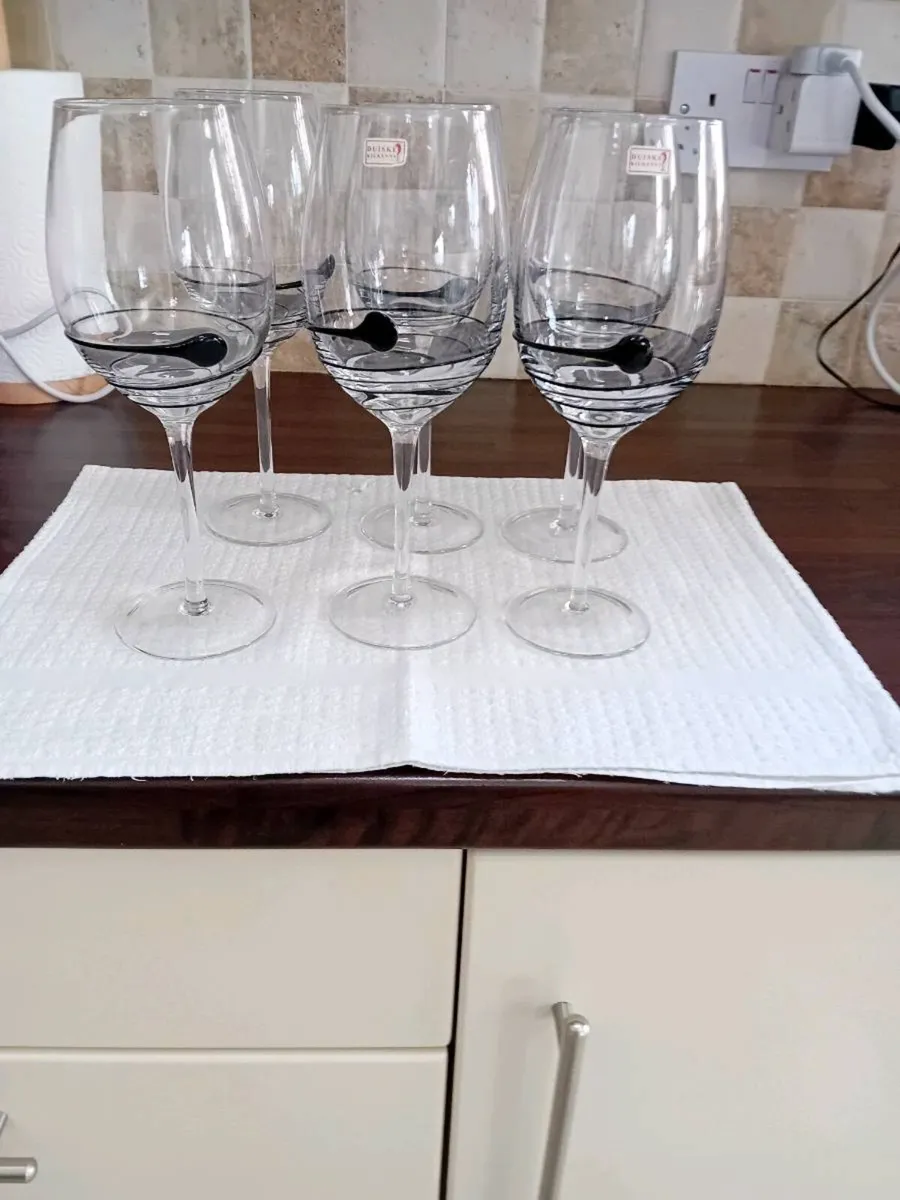 DUISKE  KILKENNY   WINE GLASSES   X   6