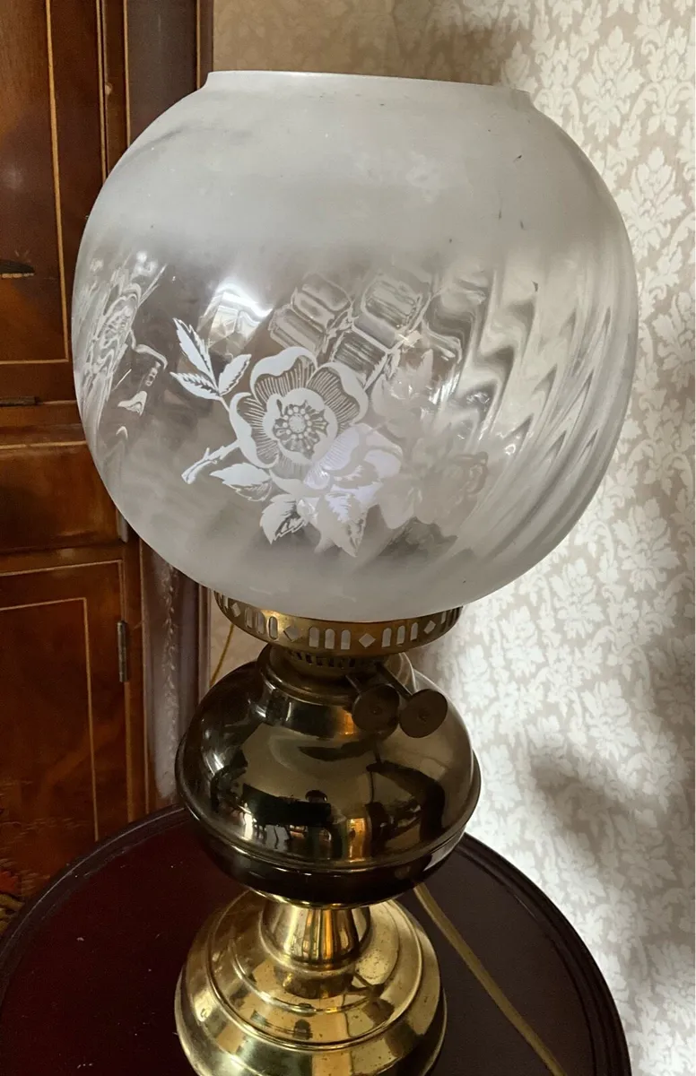 Victorian Style Brass Table Lamp - Image 2