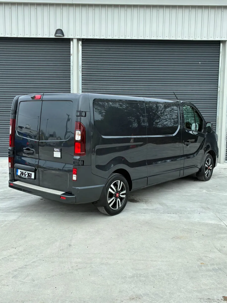 Renault Trafic Exclusive Auto 170bhp 2024 - Image 2