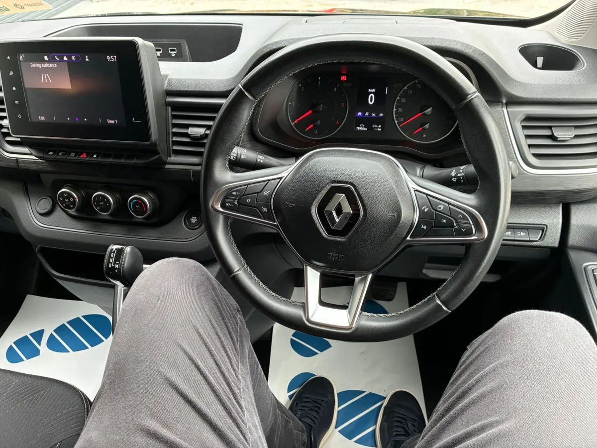 Renault Trafic Exclusive Auto 170bhp 2024 - Image 4