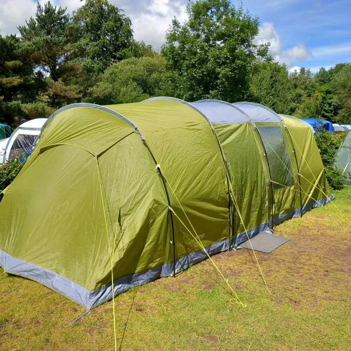 8 Person Family Tent - Image 1