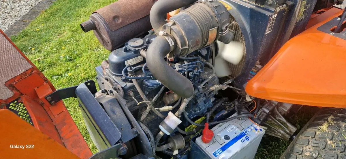 Kubota zd28 zero turn - Image 4