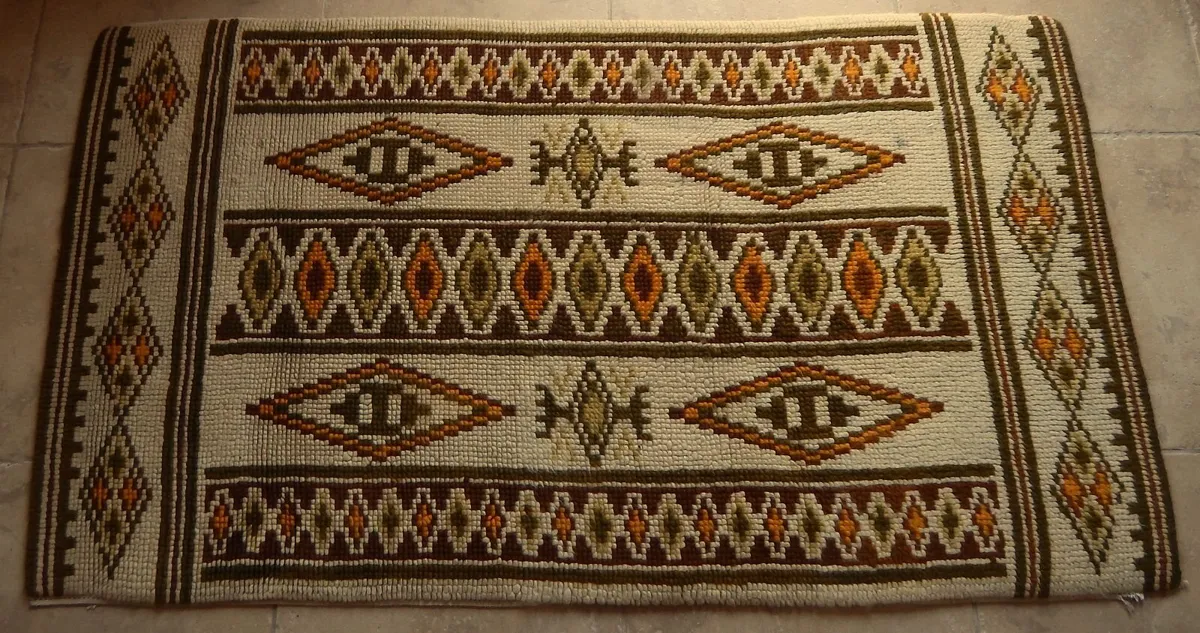 Large Pure Wool Aztec Design Rug - Image 4