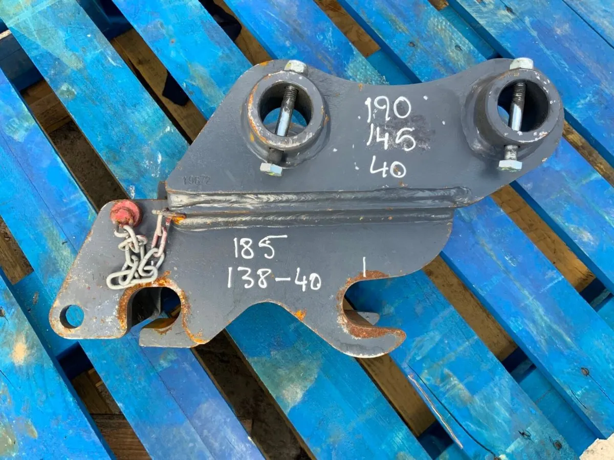 STRICKLAND QUICK HITCH.40mm PINS. - Image 1