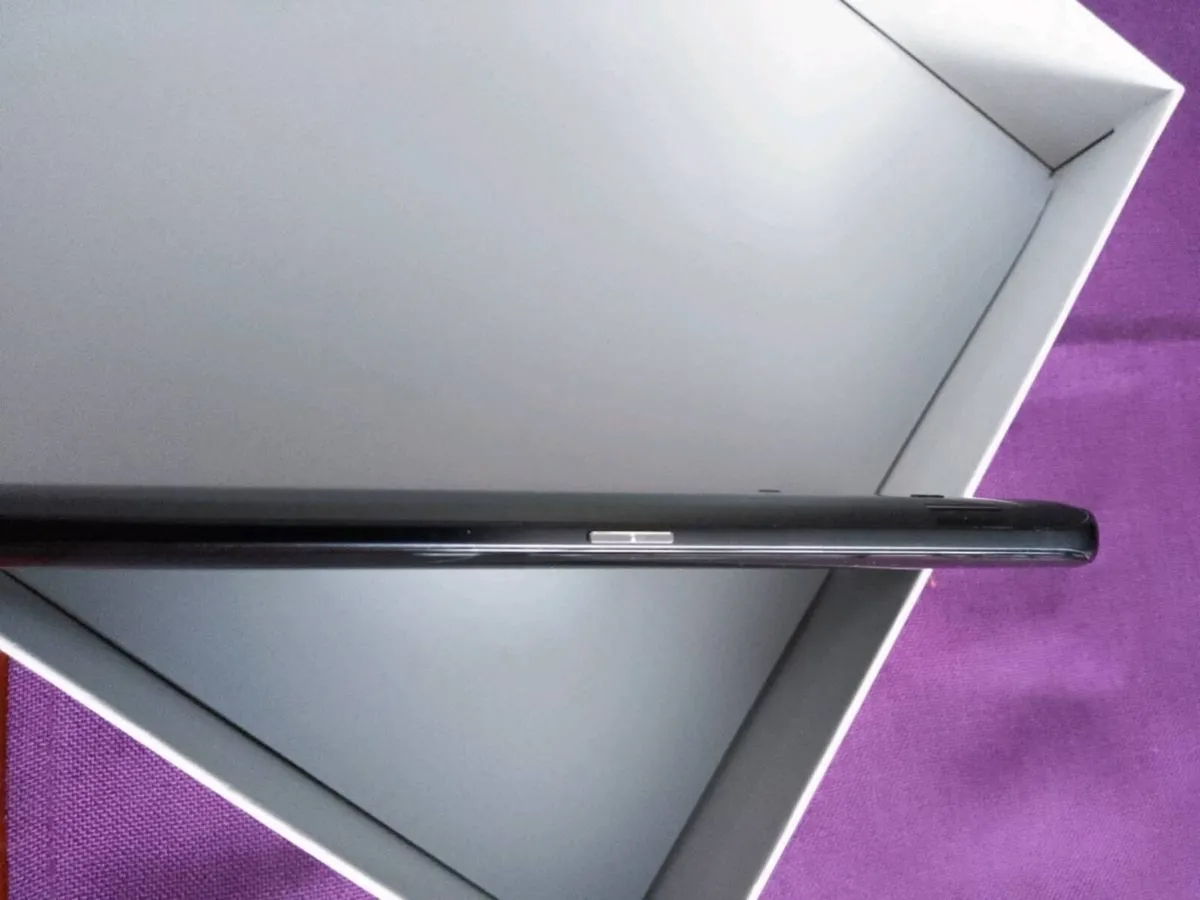 TCL 10 Pro Smartphone - Image 3