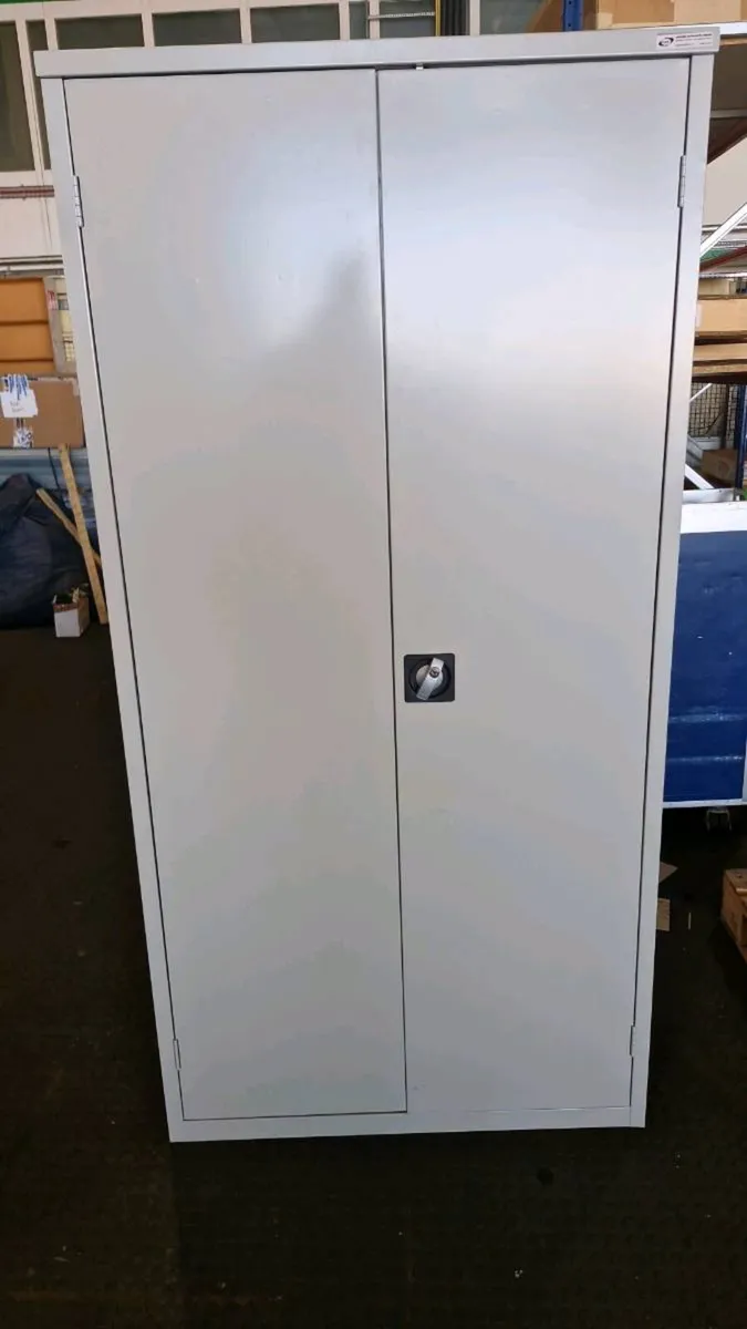 Locker cabinet - Image 1