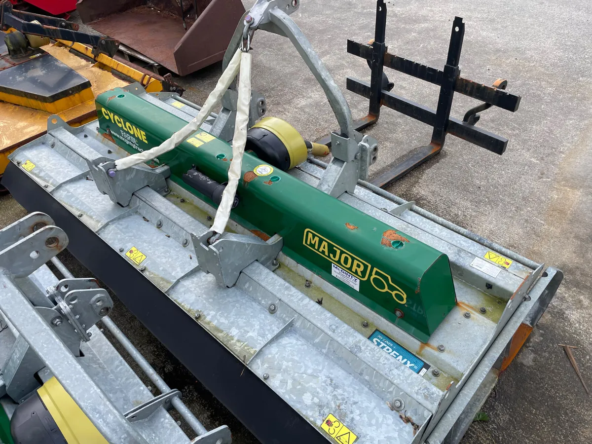 2021 Major Cyclone MJ31-280 - Image 3