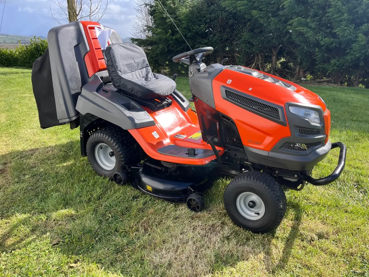 Husqvarna 22hp 44inch cut ride on mower - Image 2