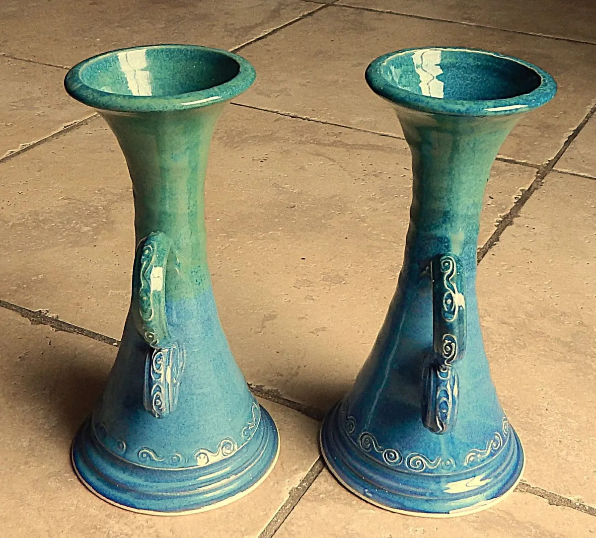 Pair of Studio Cillcuain Pottery Kilkenny Vases - Image 2