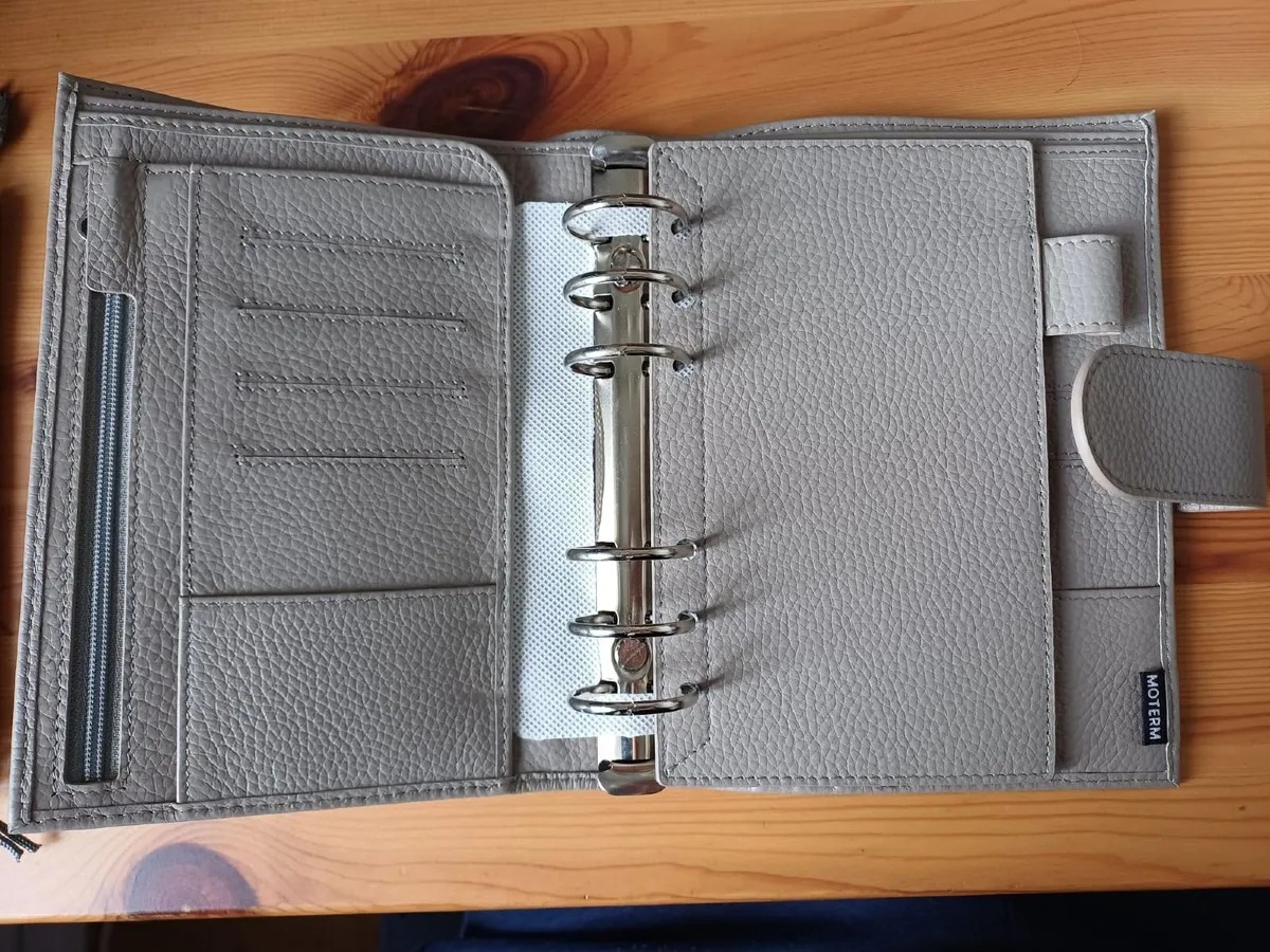 Moterm Rings Planner, Pebbled Grey Leather - Image 4