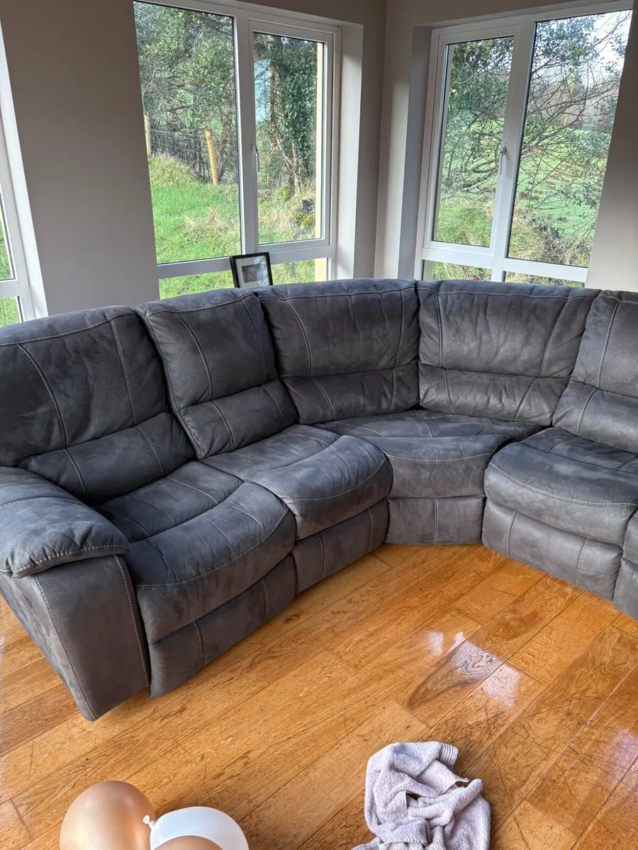 Corner couch - Image 2