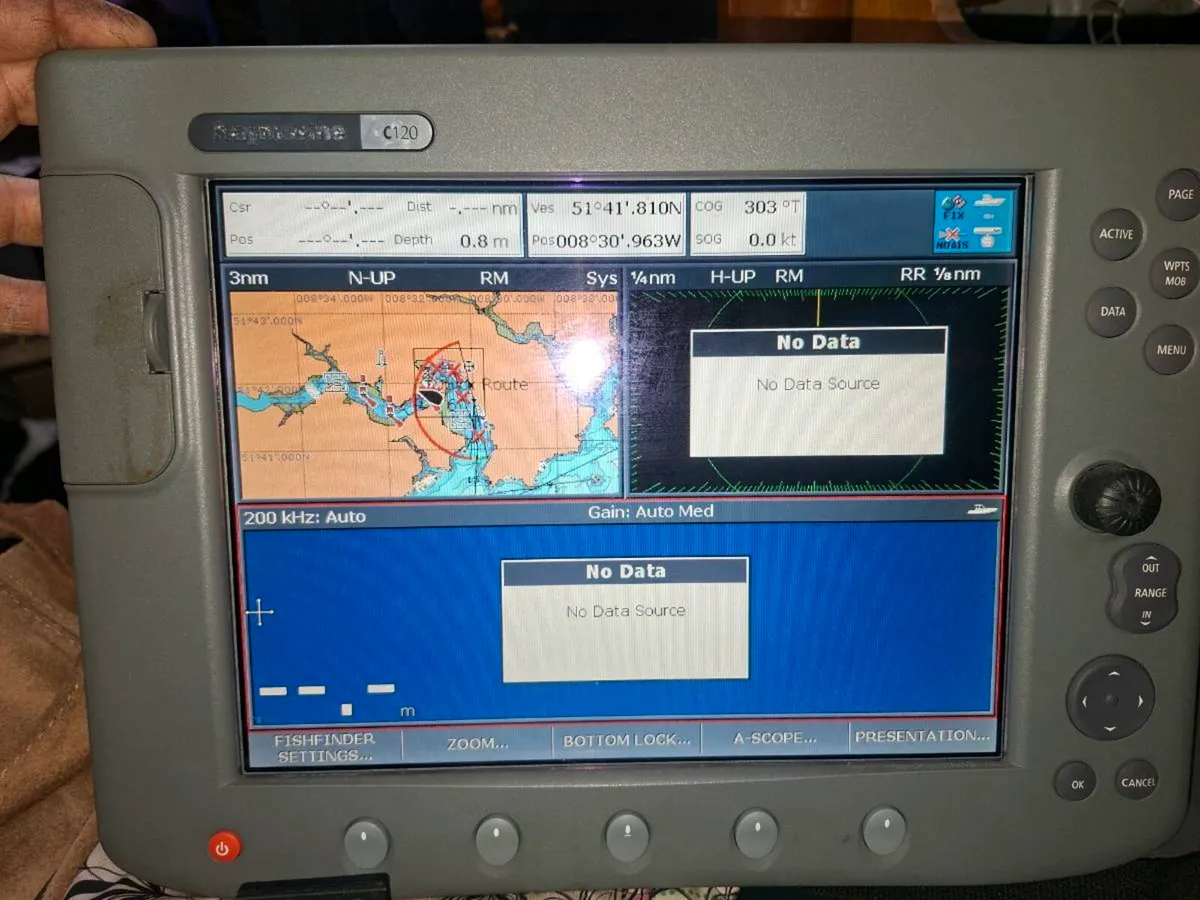 Raymarine chart plotter c120