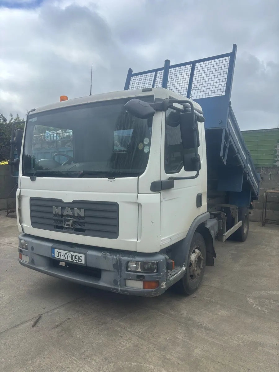 MAN 7.5 ton Tipper - Image 1