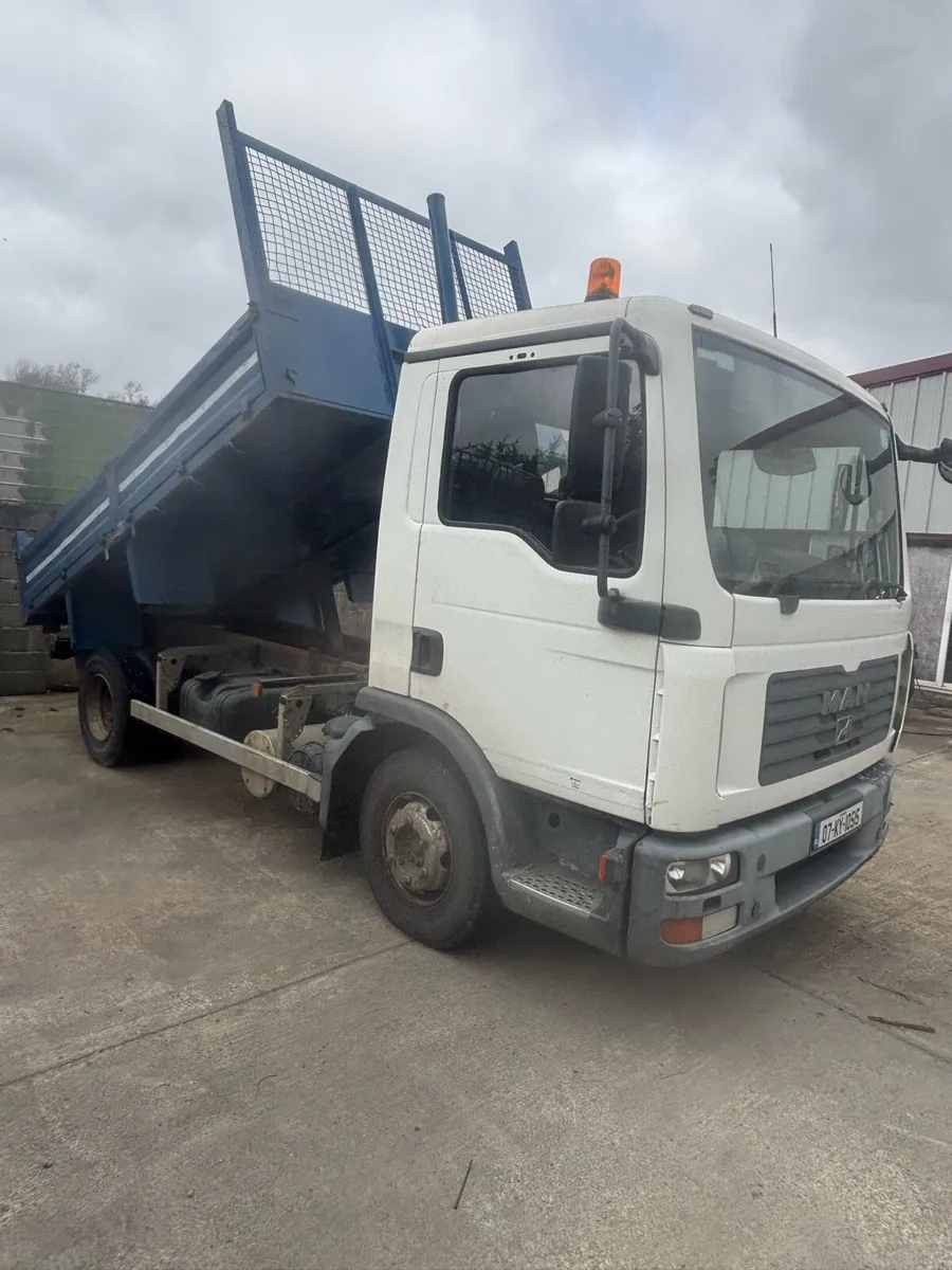 MAN 7.5 ton Tipper - Image 2