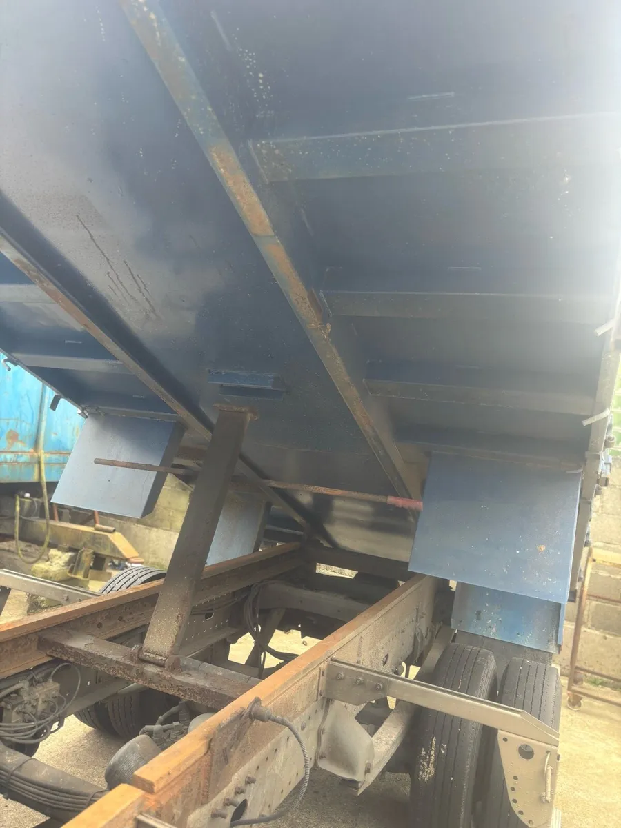 MAN 7.5 ton Tipper - Image 3