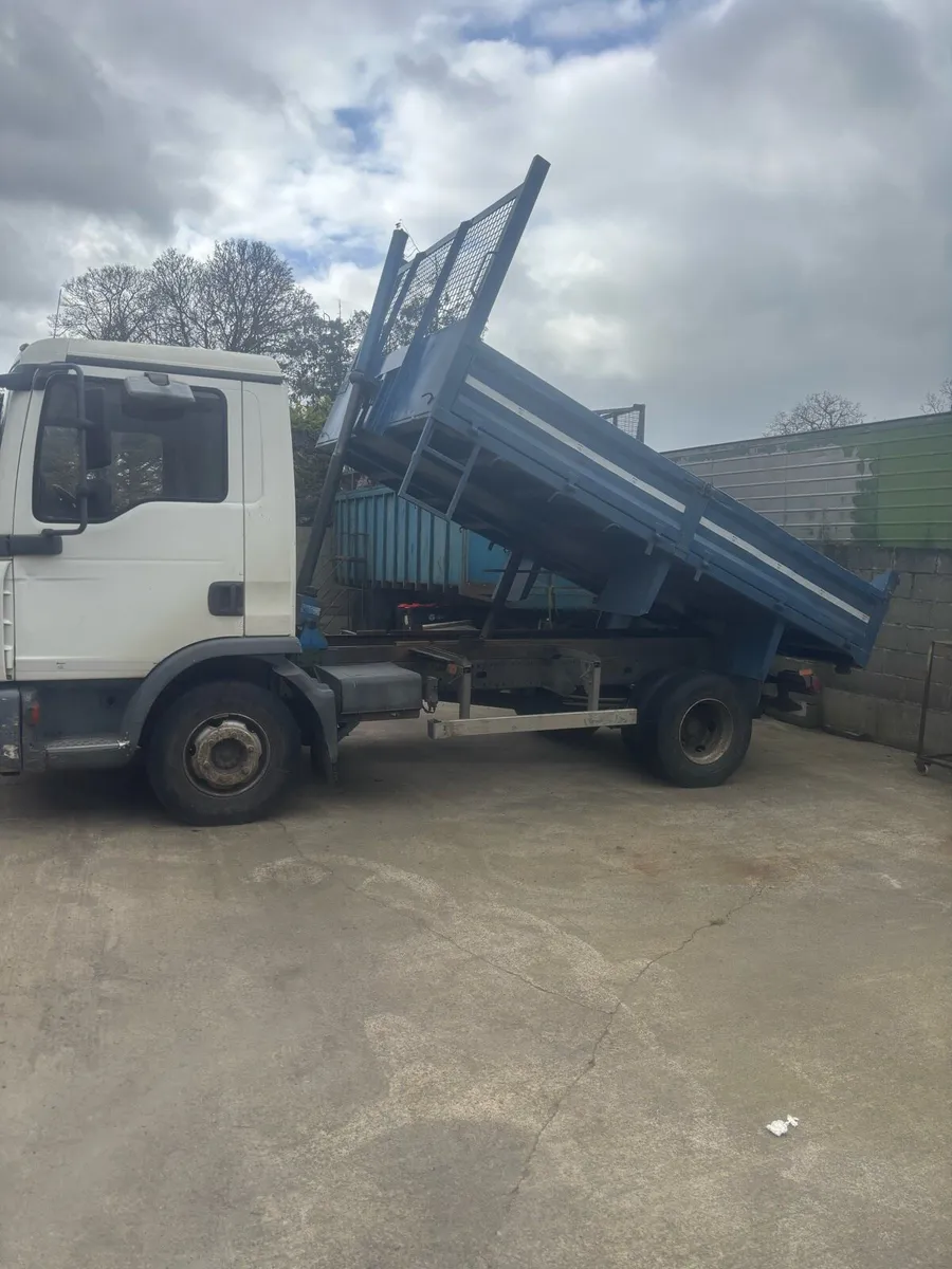 MAN 7.5 ton Tipper - Image 4