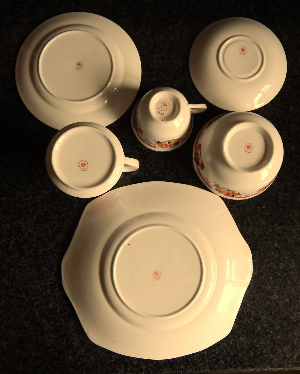 21 Piece Vintage Royal Albert China Tea Set - Image 4