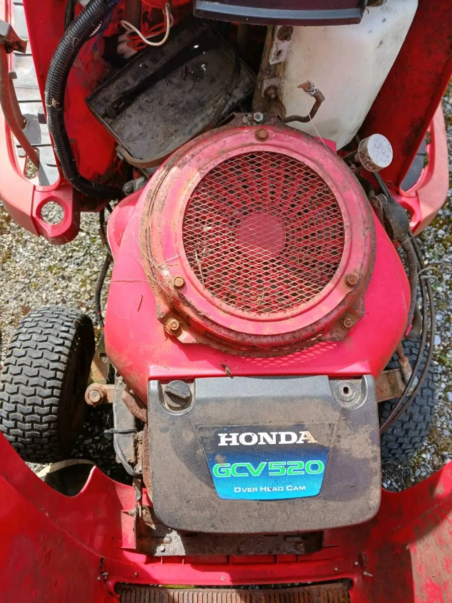 Ride on mowers breaking for parts - Image 2