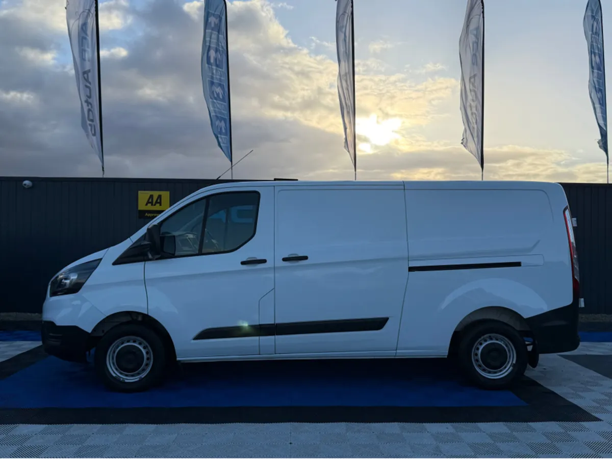 Ford Transit Custom 300L BASE 2.0L DIESEL - MANUAL - Image 2