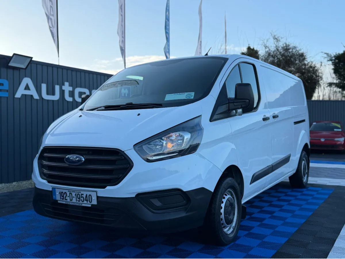Ford Transit Custom 300L BASE 2.0L DIESEL - MANUAL - Image 4