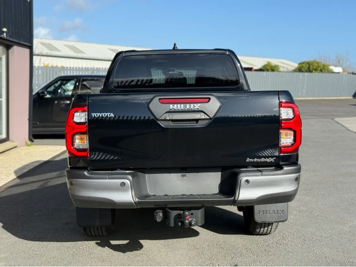 Toyota Hilux INVINCIBLE X - DELIVERY MILES - LAST - Image 4