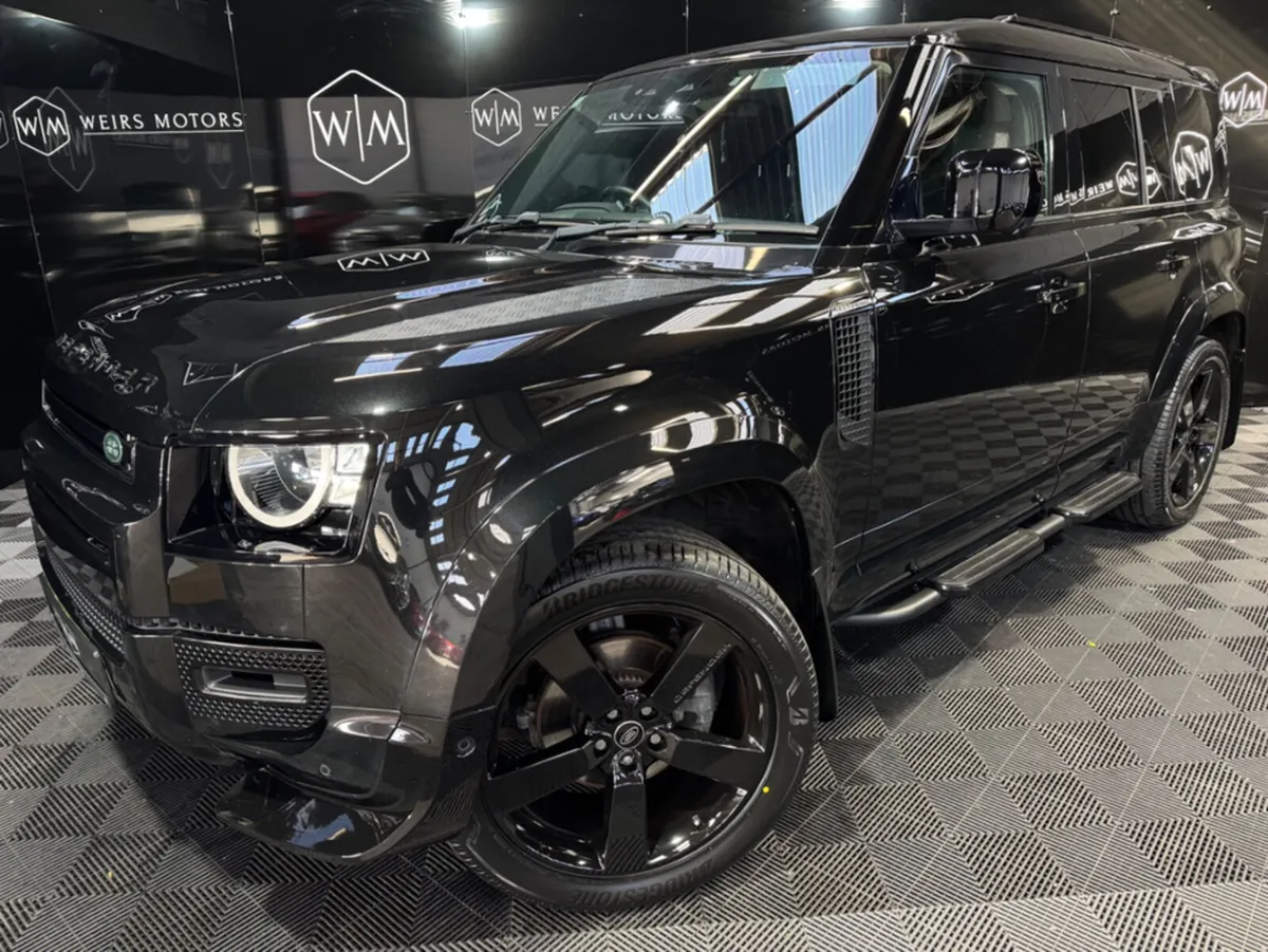 Land Rover Defender 110 3.0 D300 Hard Top S - Image 1