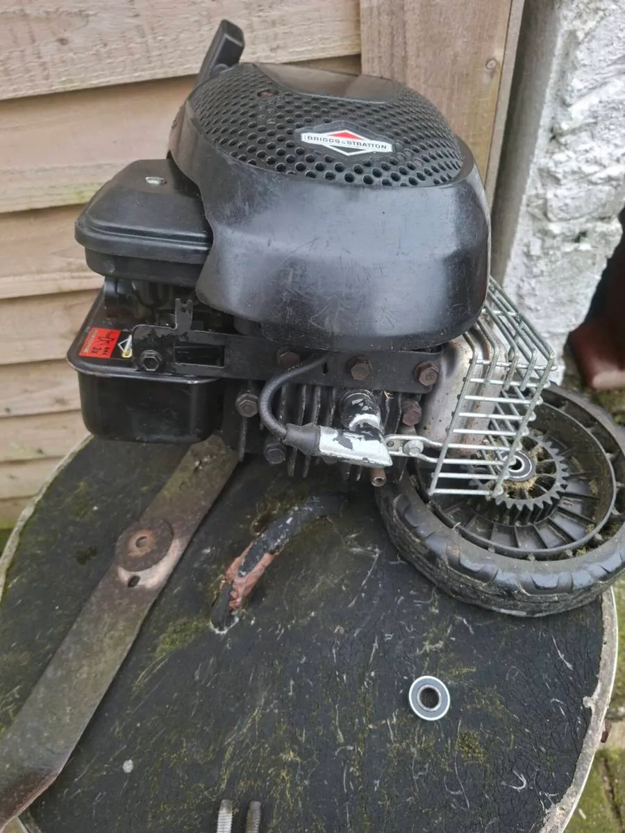 briggs and stratton lawnmower engine 4hp - Image 2