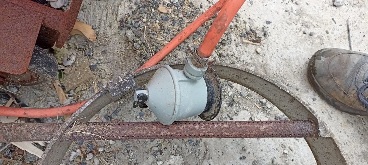 Gas Ring & Stainless Steel Pot . - Image 2