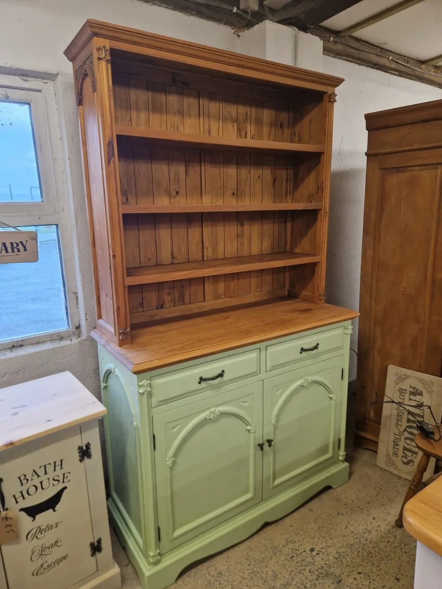 Vintage pine kitchen dresser - Image 1