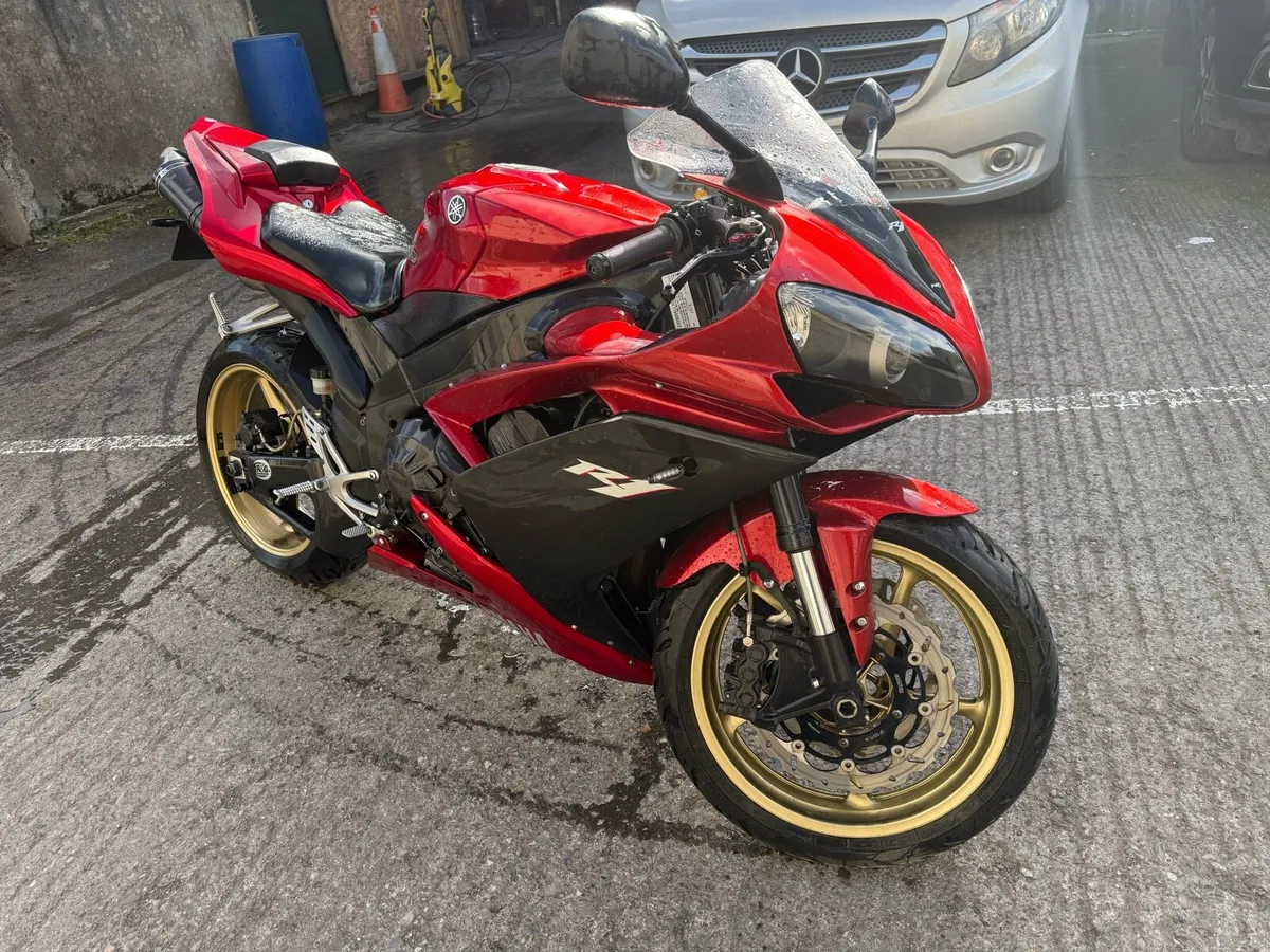 Yamaha R1 - Image 4