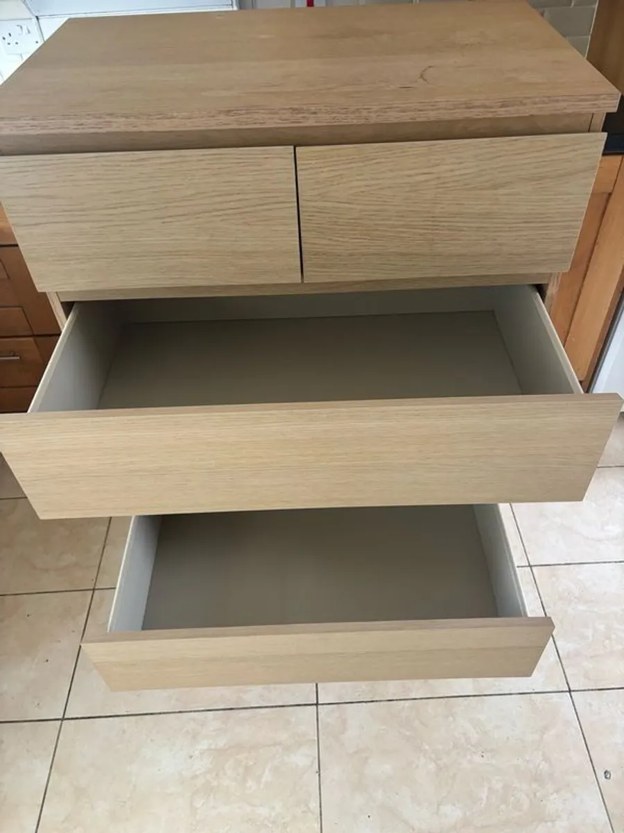 chest of drawers - Image 1