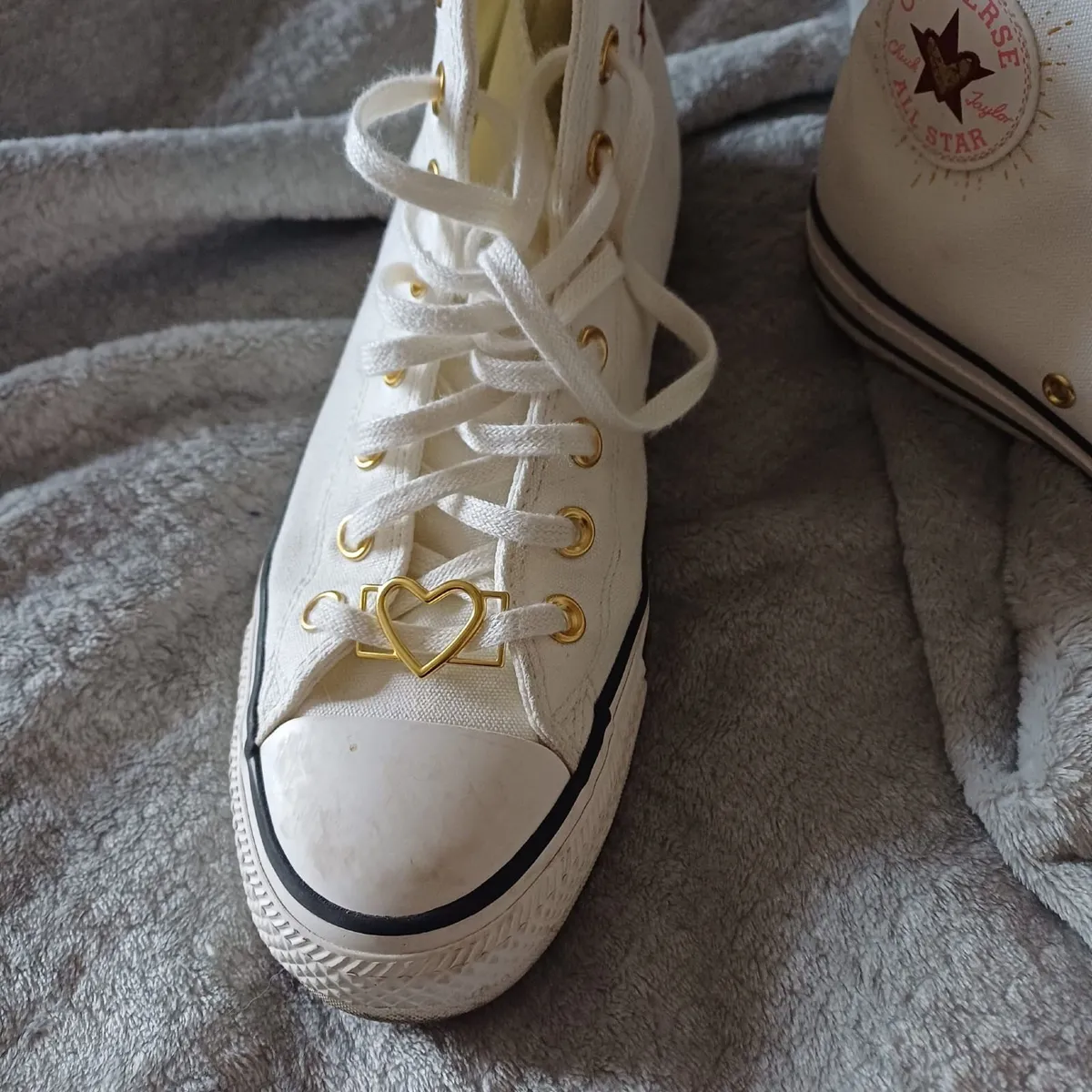 White High Top Converse, Size 8 - Image 2