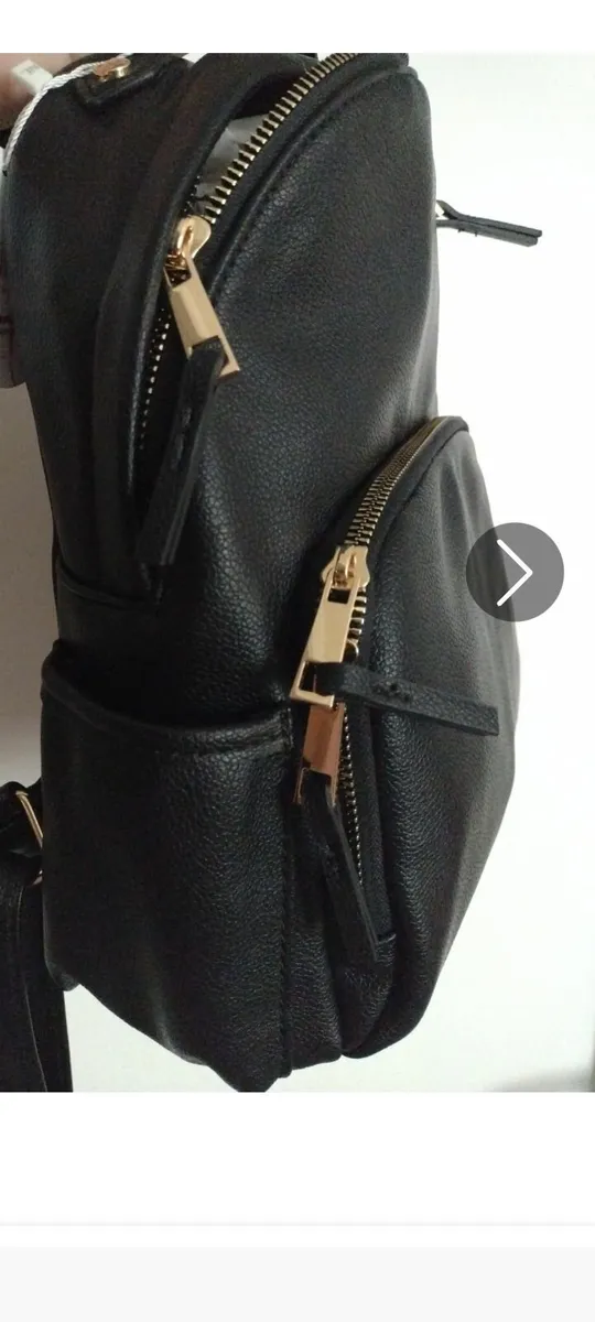 Brand new Vegan leather handbag with back straps - Image 3