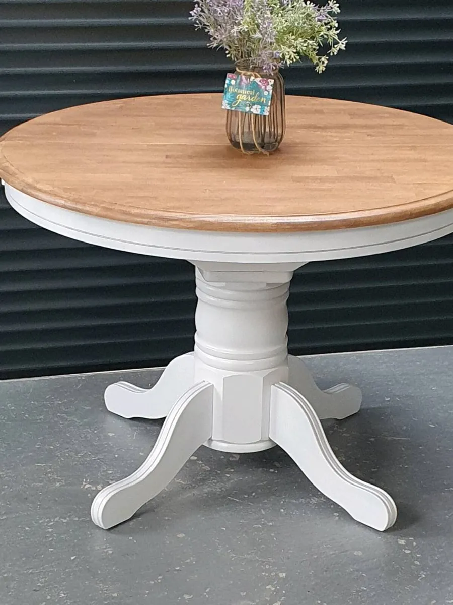 6 seater extendable oak dining - Image 2