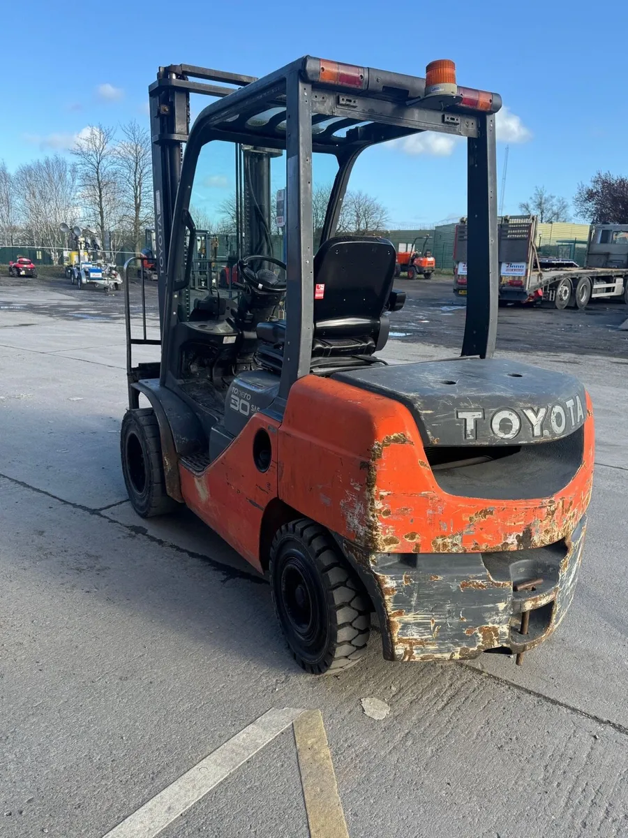 Toyota Diesel Forklift - Image 3
