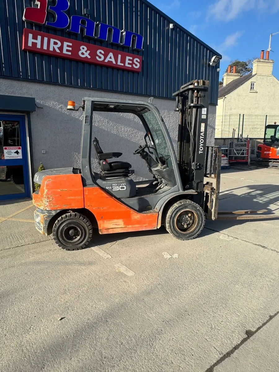 Toyota Diesel Forklift - Image 2