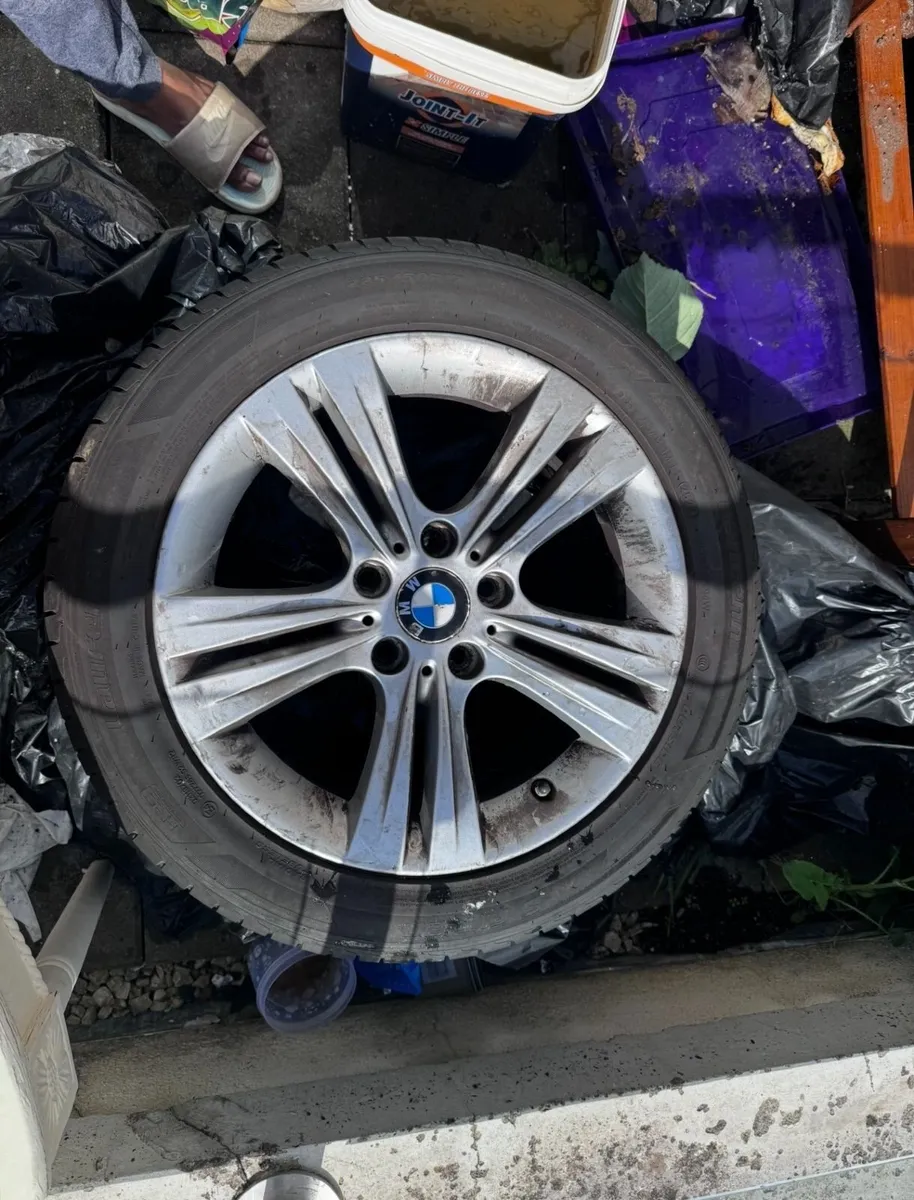 Bmw 17 inch genuine alloy and tyres - Image 2