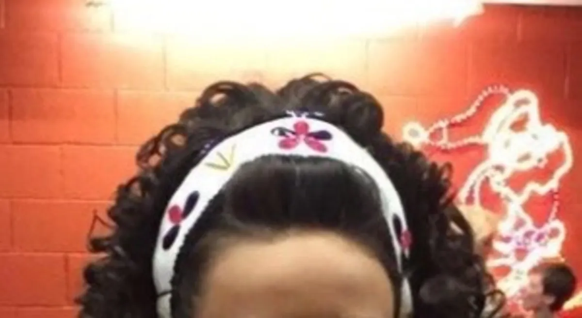 Irish dancing dress and headband - Image 3