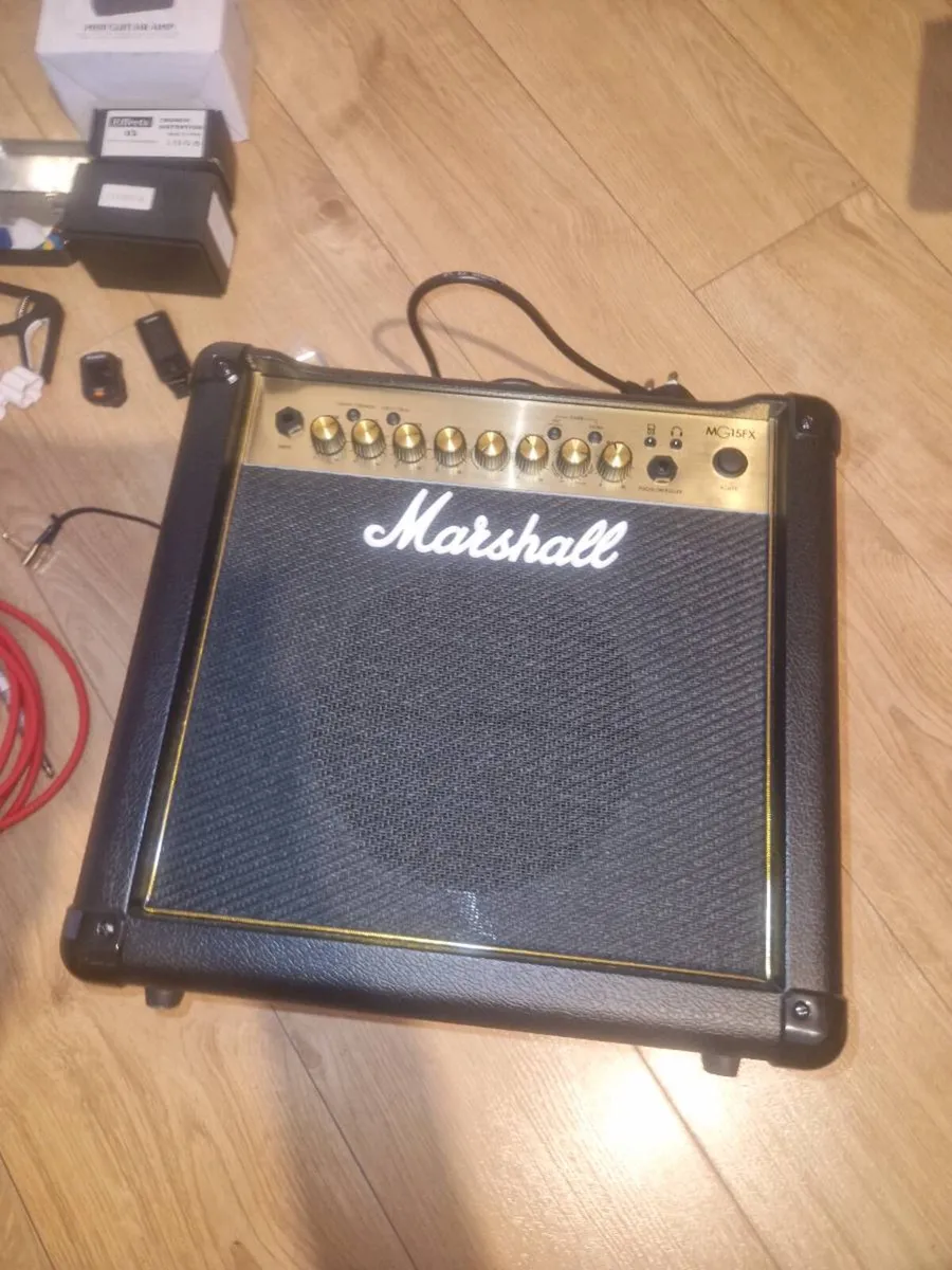 Donner Electric Guitar Marshall amp like new - Image 4