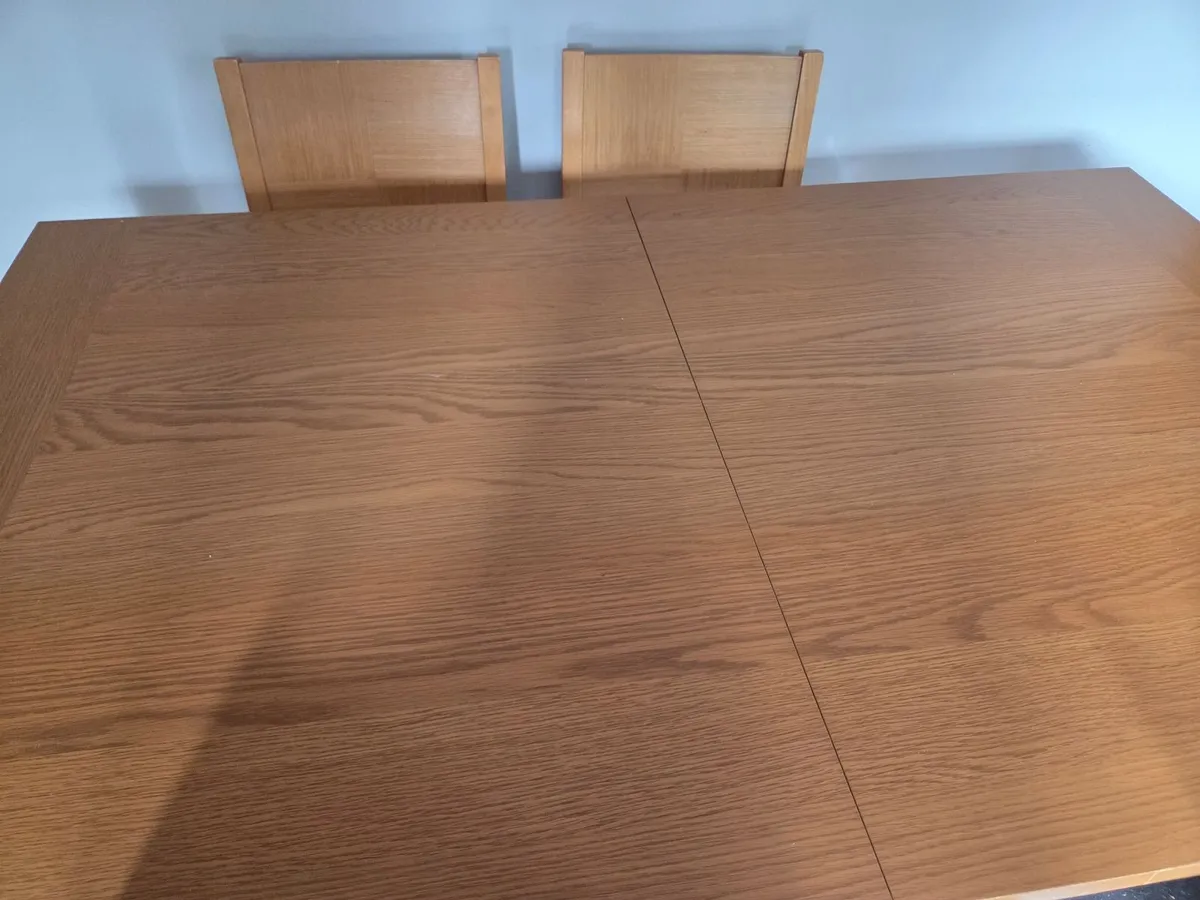 Kithchen table with 4 chairs - Image 1