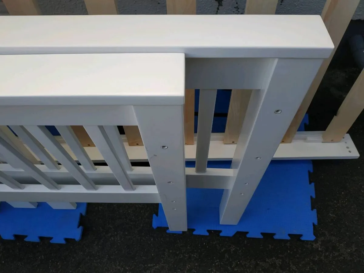 Child's single bed with mattress - Image 1