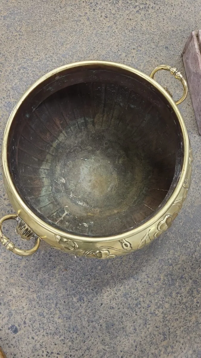 Large 19th century brass planter - Image 4