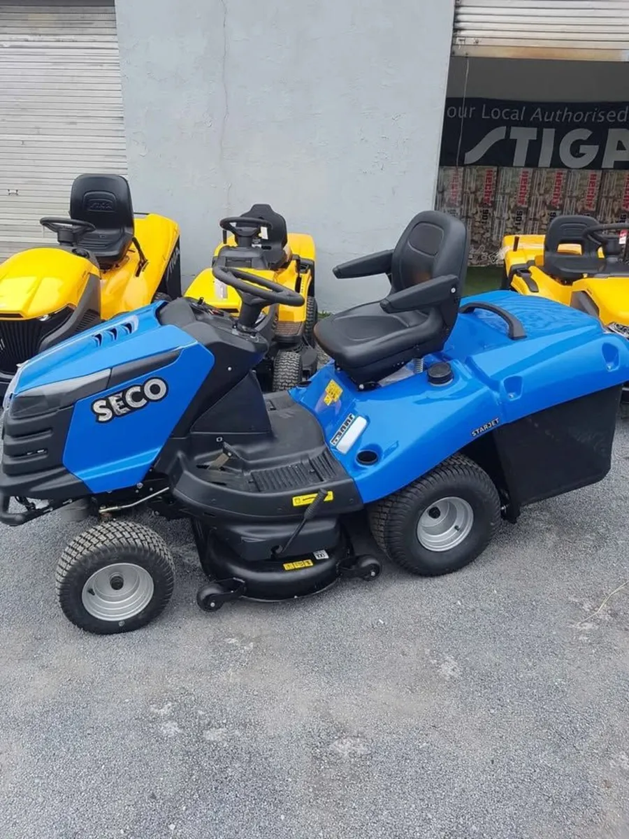 SECO STARJET V-TWIN RIDE ON MOWER - Image 2