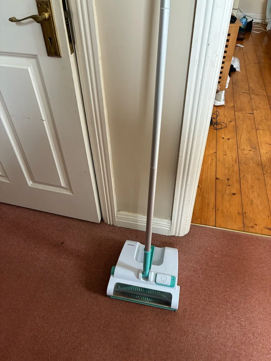Motorised floor sweeper - Image 2