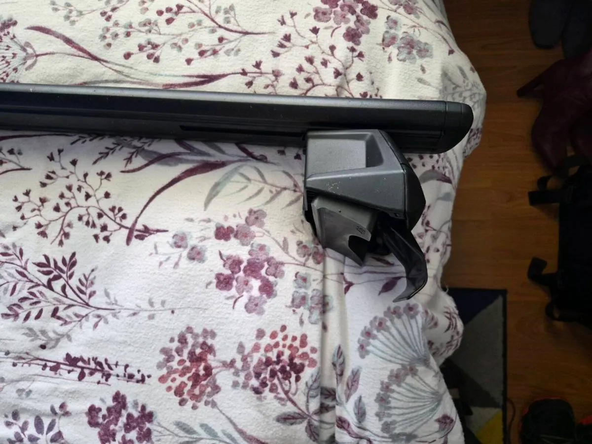 Thule evo wing roof bars and evi clamp - Image 2