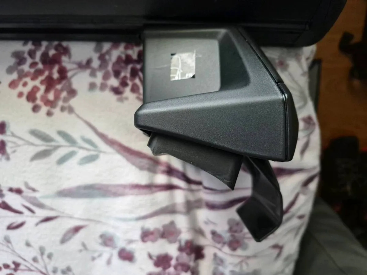 Thule evo wing roof bars and evi clamp - Image 4